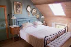 blauwe kamer bed.jpg